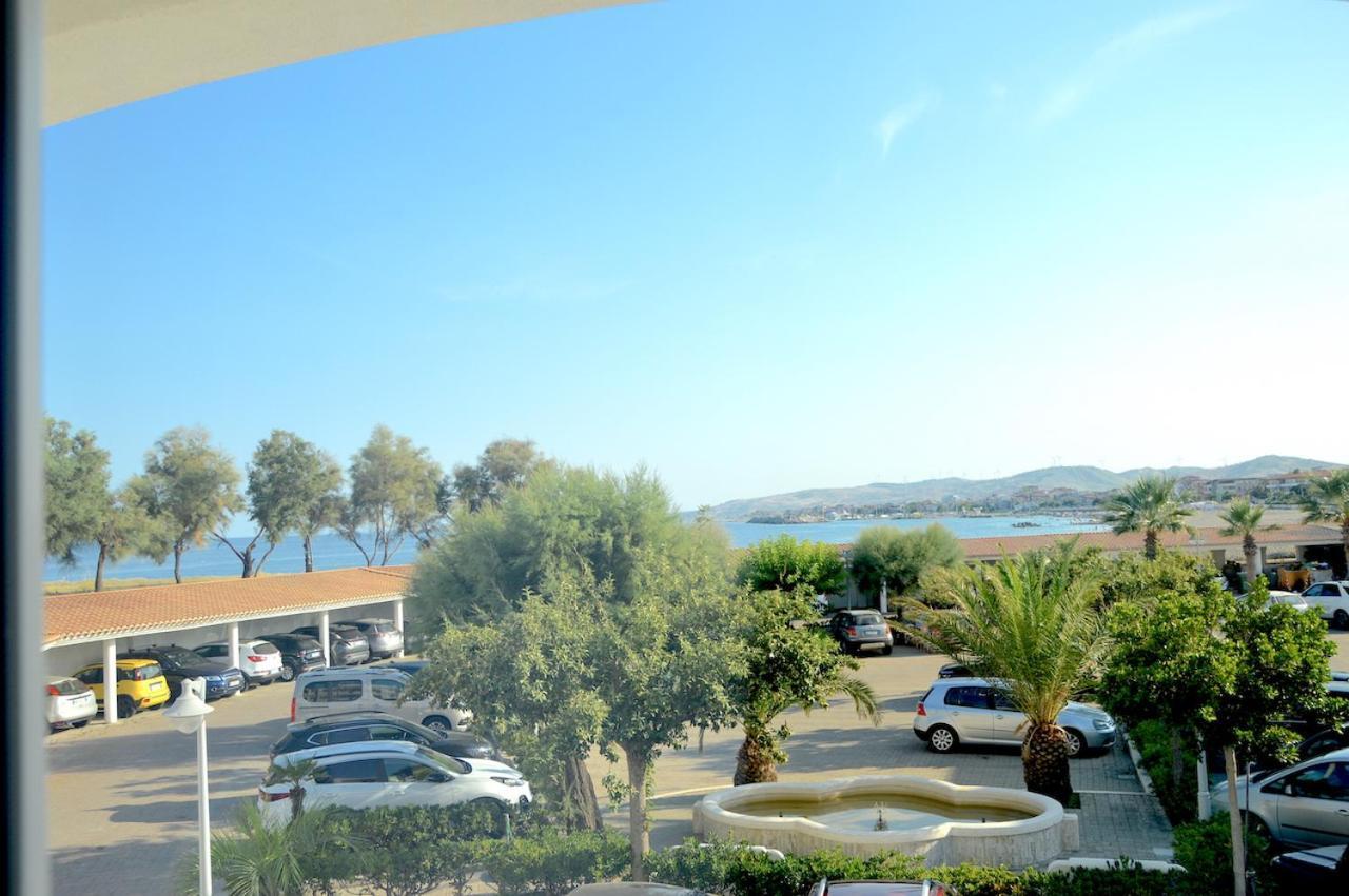 Hotel Residence Il Gabbiano Cirò Marina Esterno foto