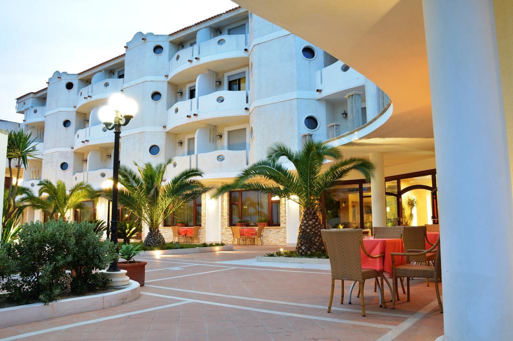 Hotel Residence Il Gabbiano Cirò Marina Esterno foto