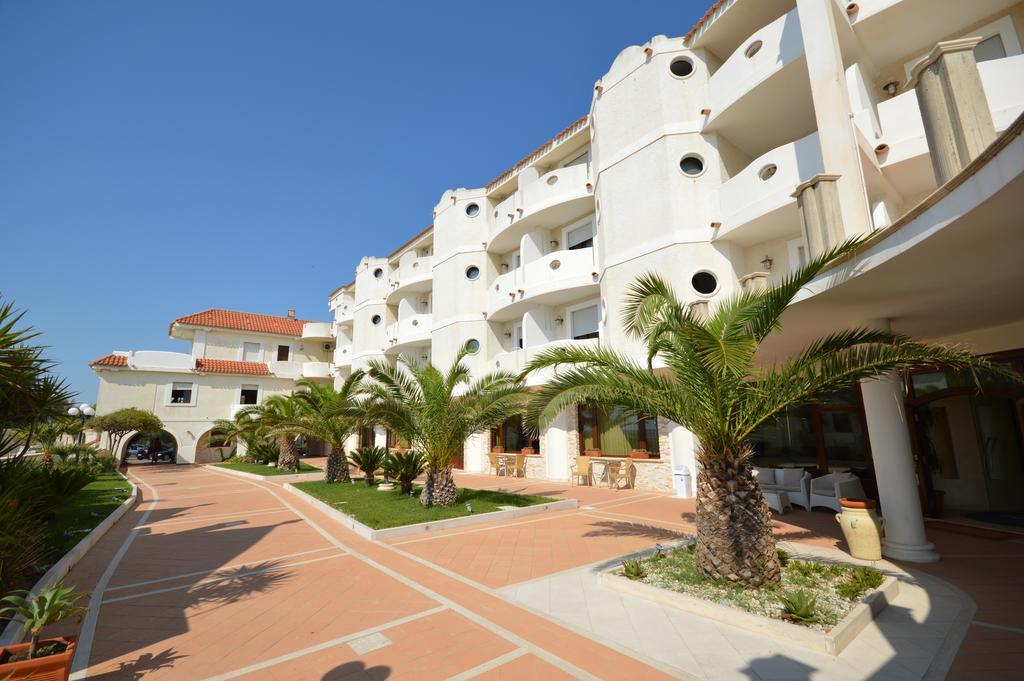 Hotel Residence Il Gabbiano Cirò Marina Esterno foto