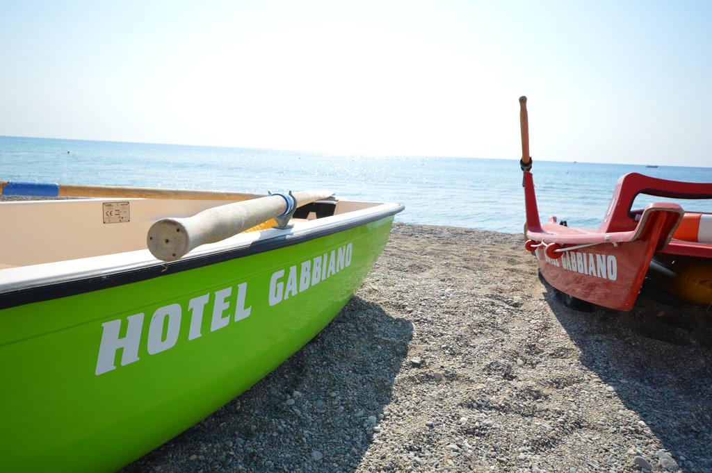 Hotel Residence Il Gabbiano Cirò Marina Esterno foto
