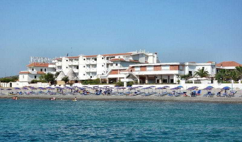 Hotel Residence Il Gabbiano Cirò Marina Esterno foto