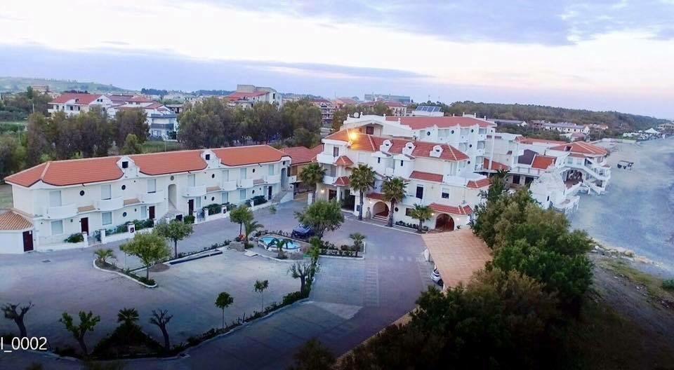 Hotel Residence Il Gabbiano Cirò Marina Esterno foto
