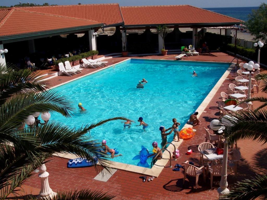 Hotel Residence Il Gabbiano Cirò Marina Esterno foto