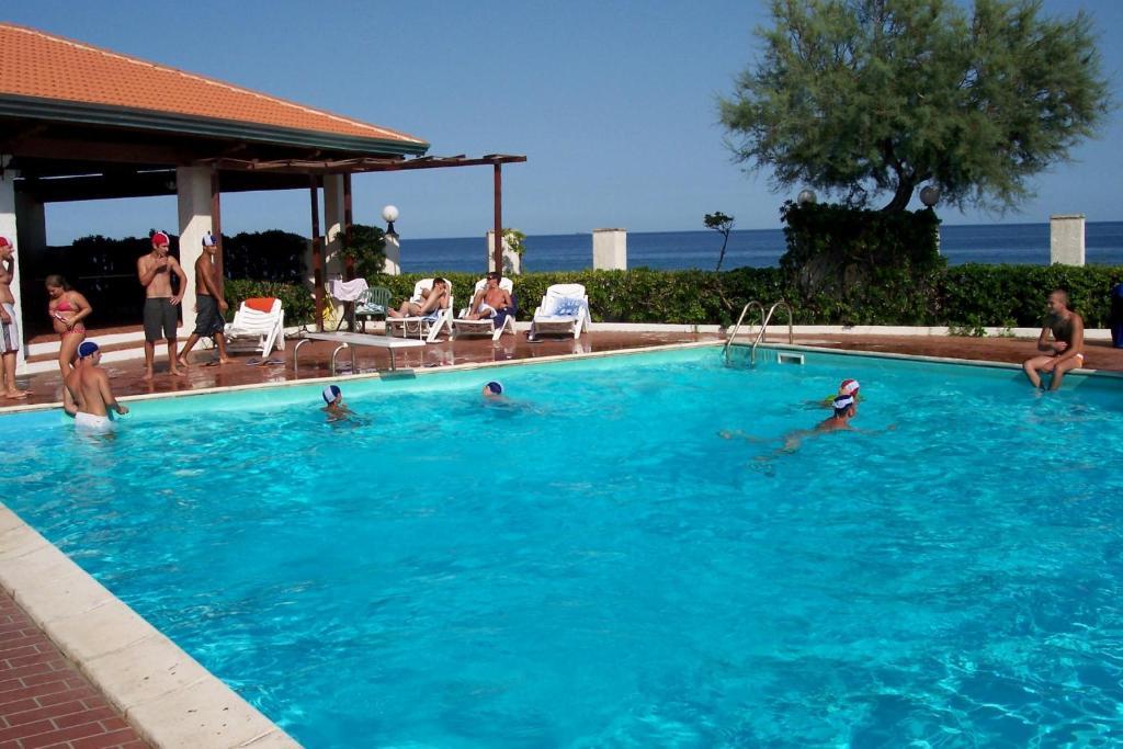 Hotel Residence Il Gabbiano Cirò Marina Esterno foto
