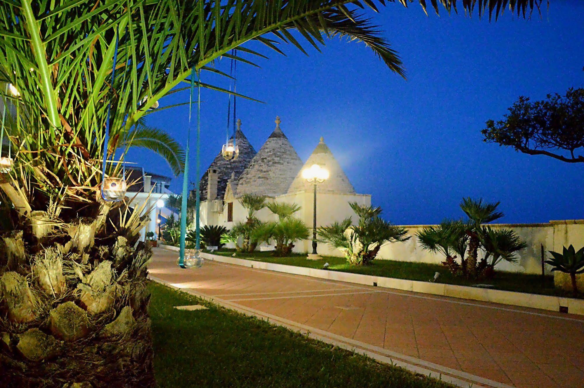 Hotel Residence Il Gabbiano Cirò Marina Esterno foto