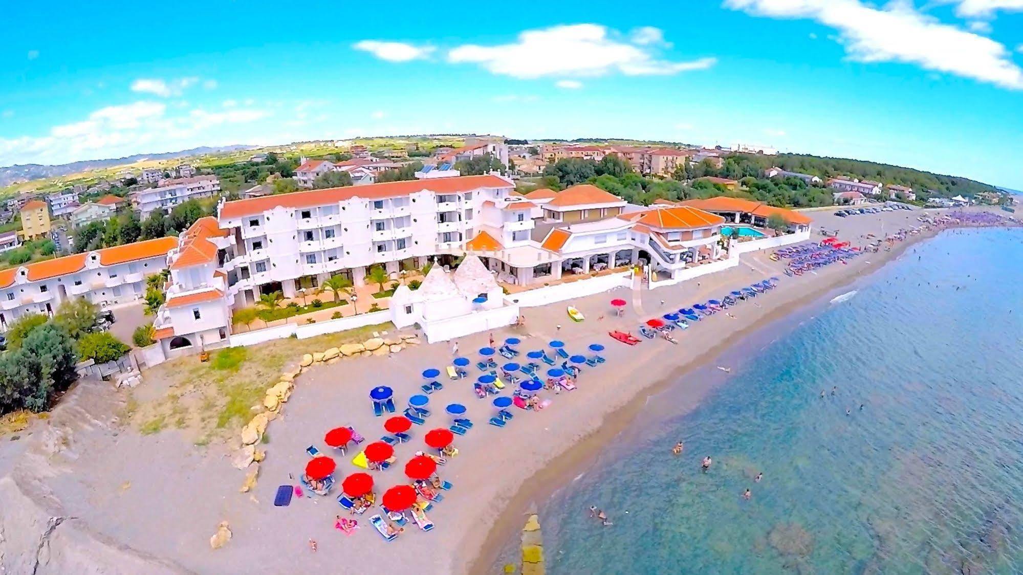 Hotel Residence Il Gabbiano Cirò Marina Esterno foto